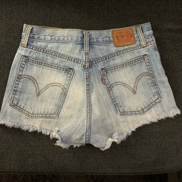 Levi’s jean cut off shorts - Picture 2 of 3